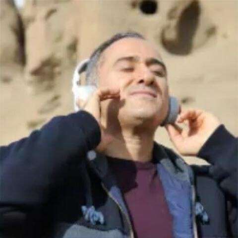 دانلود آهنگ احساسو برگردون تو لحظه های من با تو فقط خوبه حال و هوای من