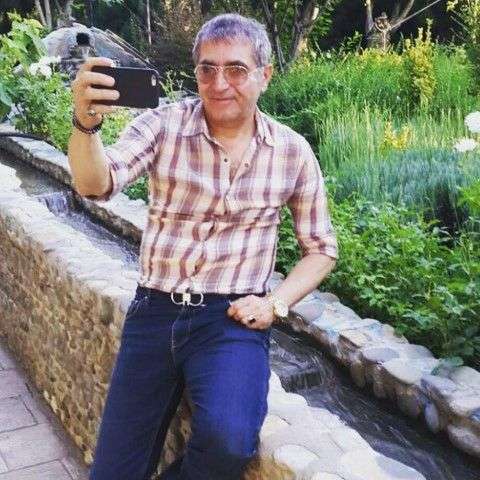 دانلود آهنگ یه رنگ سفیدی نشسته رو موهات فریدون آسرایی